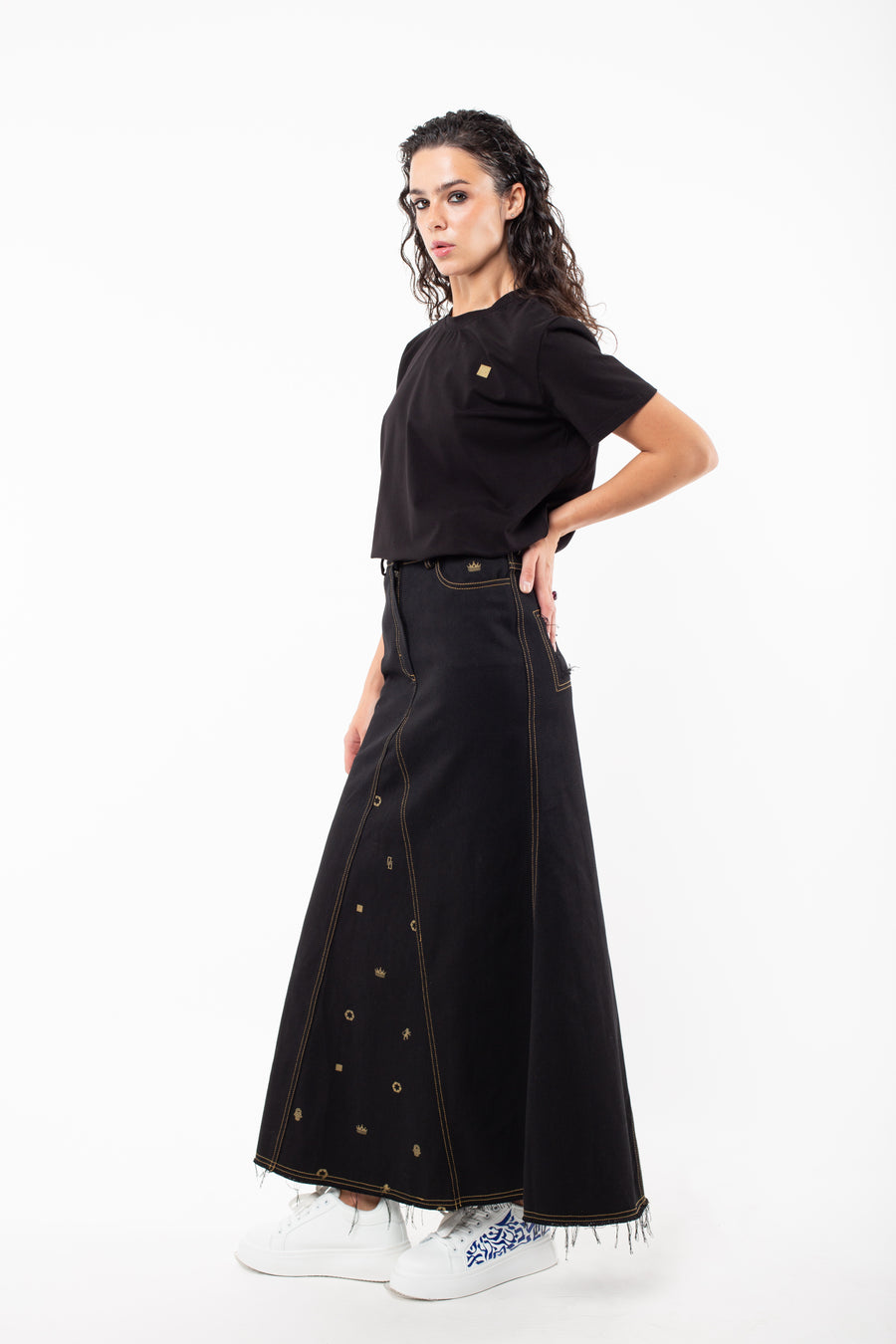 Banias Straight-Cut Denim Maxi Skirt — Signature Pattern | TEN